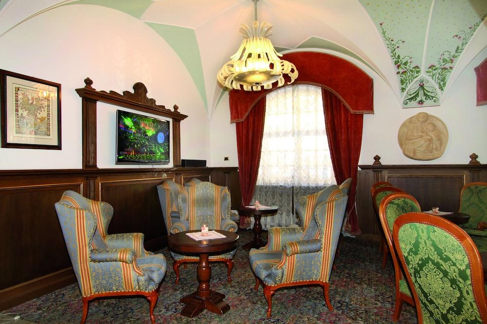 Hotel Dolomiti Schloss Canazei Zewnętrze zdjęcie