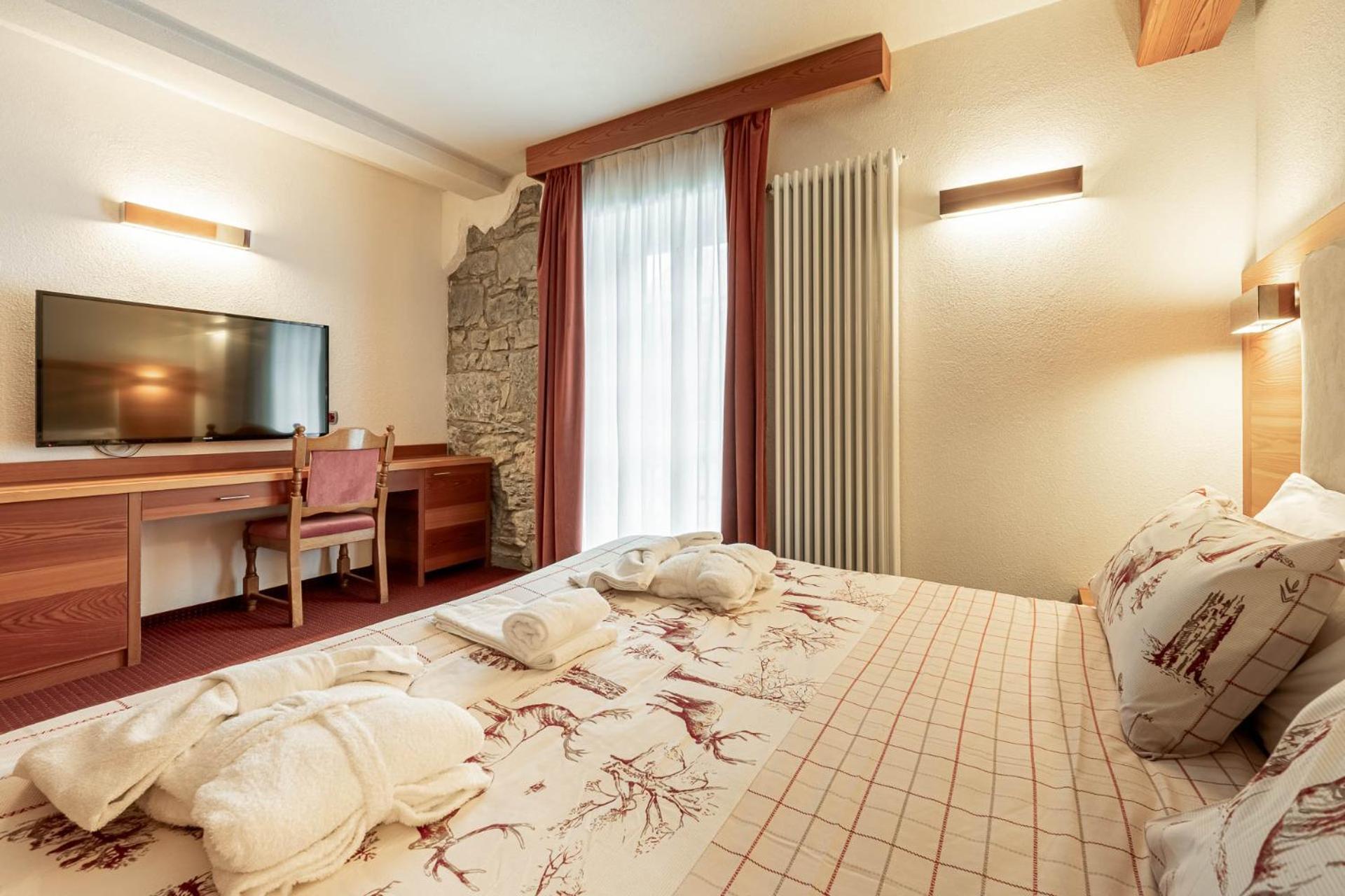 Hotel Dolomiti Schloss Canazei Zewnętrze zdjęcie