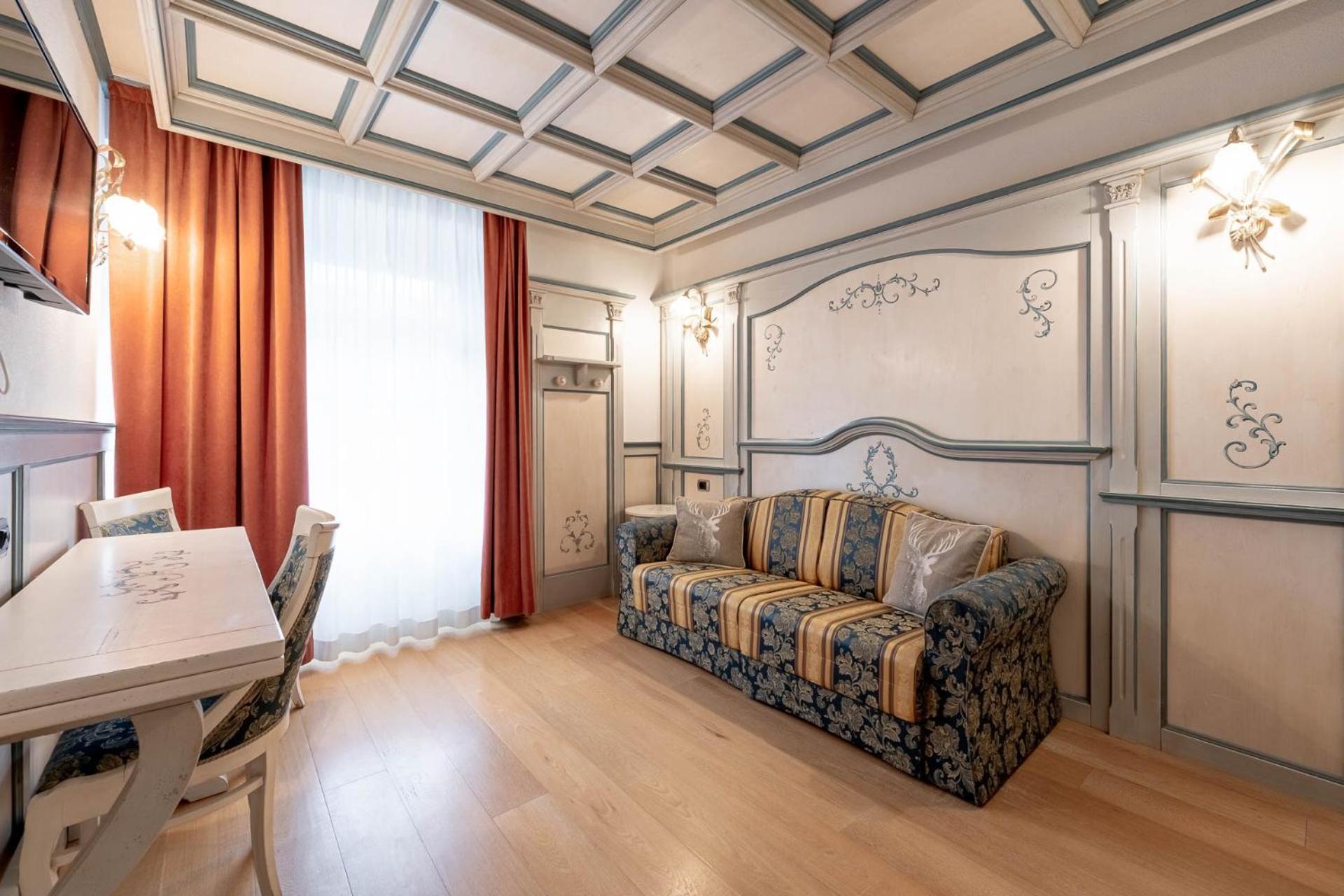 Hotel Dolomiti Schloss Canazei Zewnętrze zdjęcie