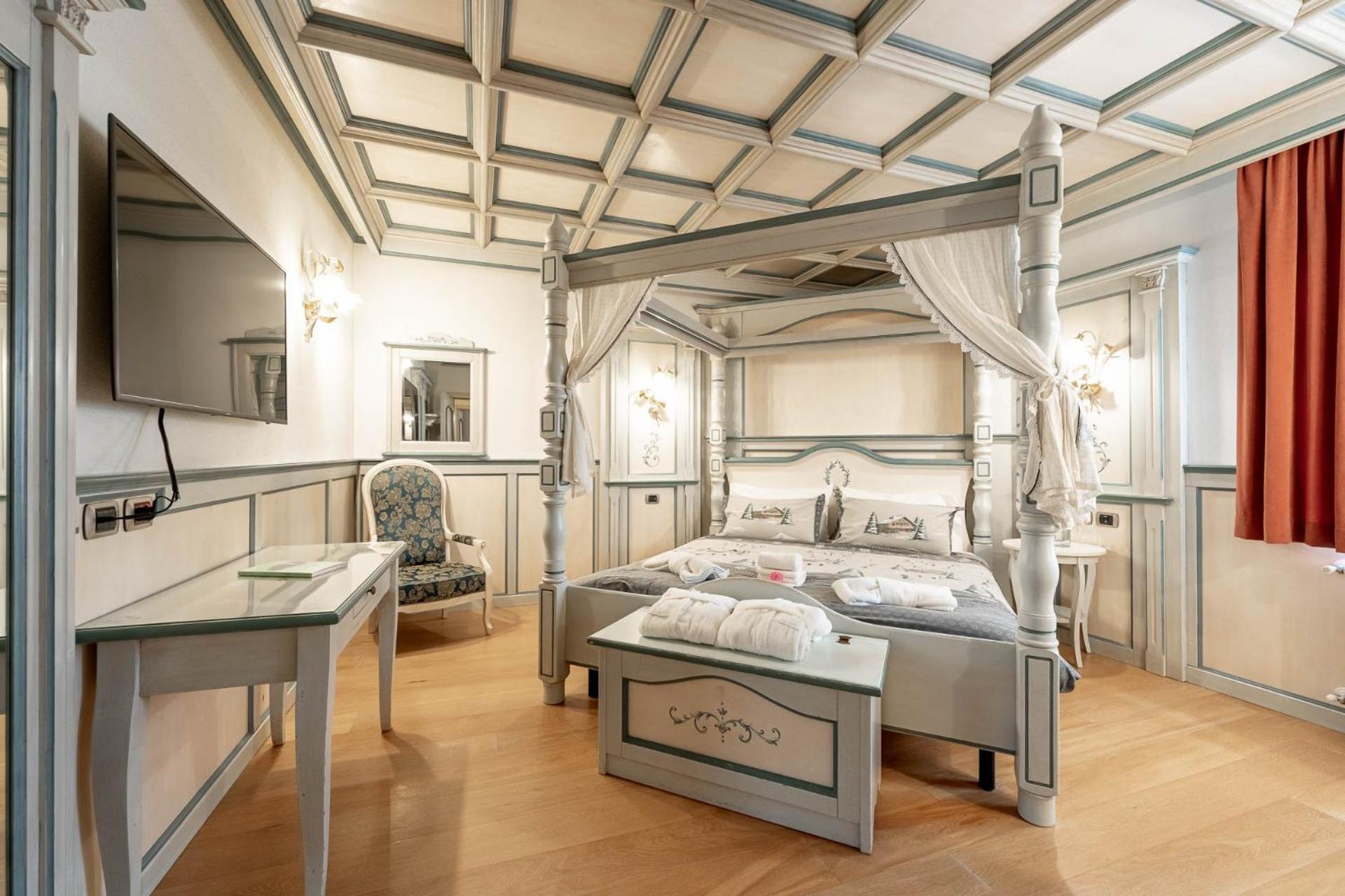 Hotel Dolomiti Schloss Canazei Zewnętrze zdjęcie