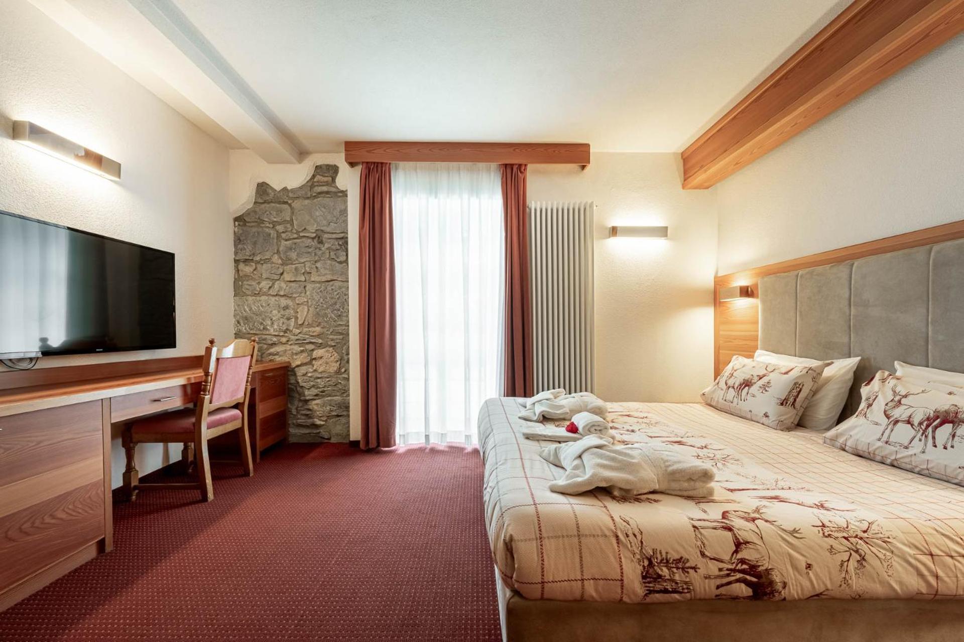Hotel Dolomiti Schloss Canazei Zewnętrze zdjęcie