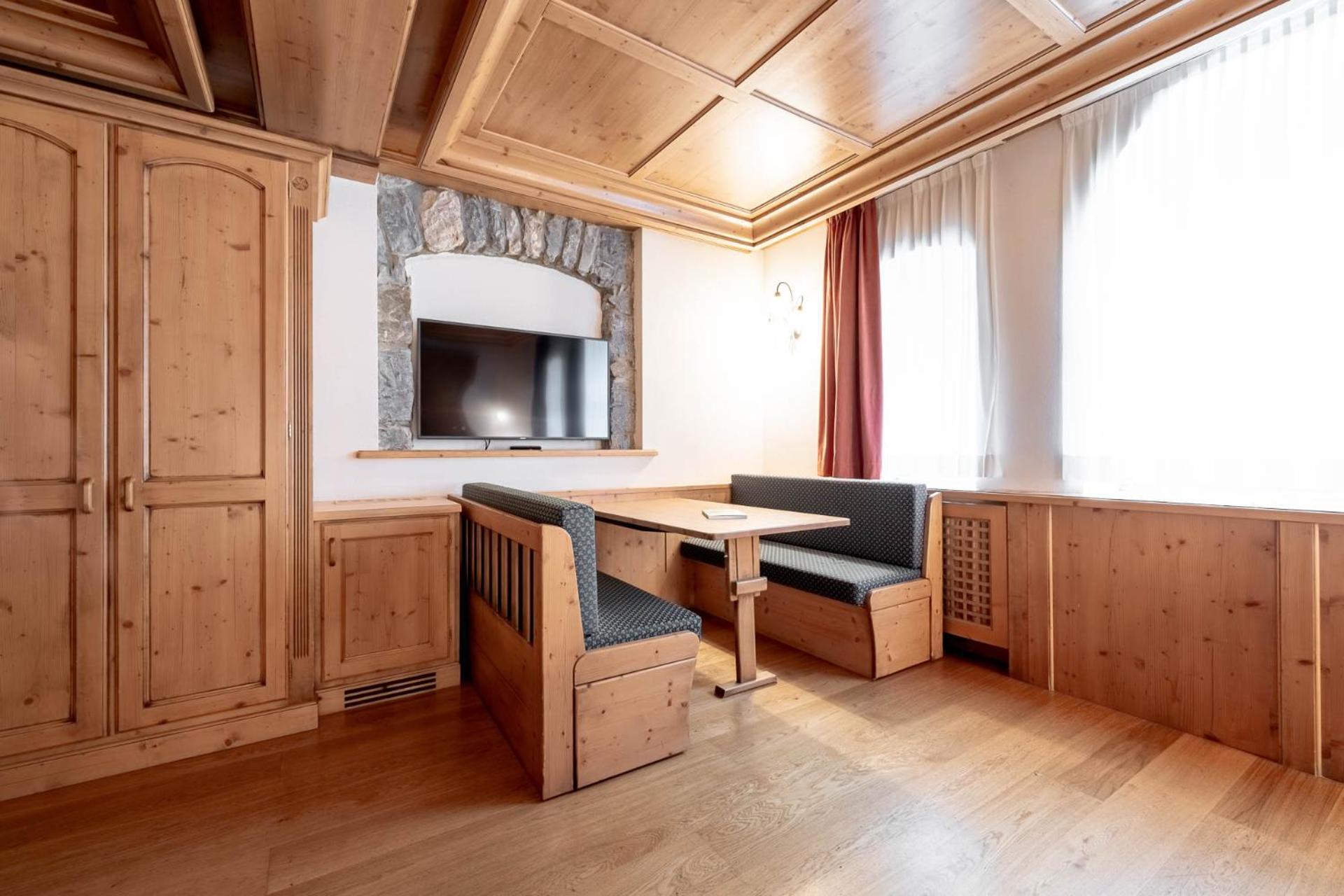 Hotel Dolomiti Schloss Canazei Zewnętrze zdjęcie