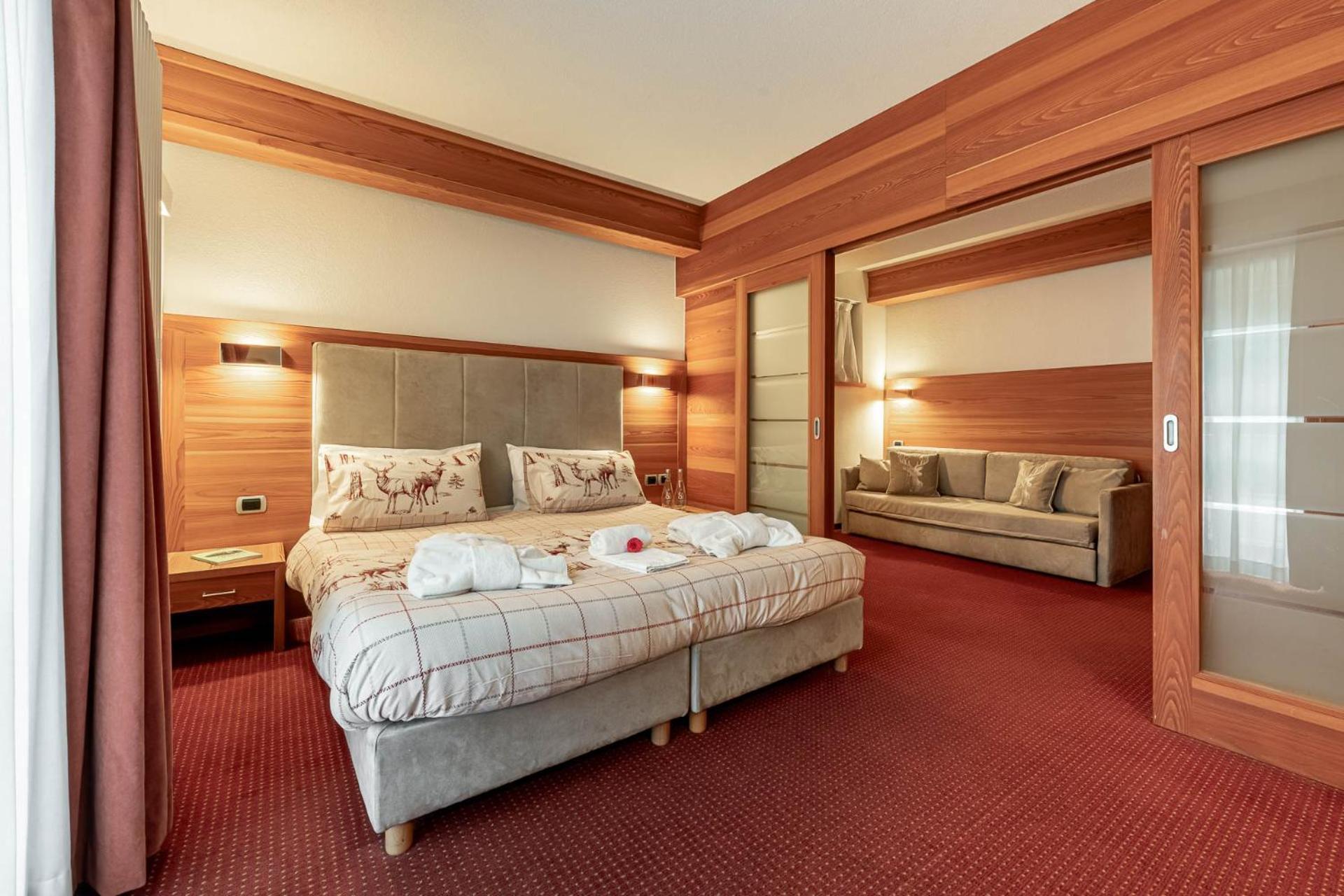 Hotel Dolomiti Schloss Canazei Zewnętrze zdjęcie