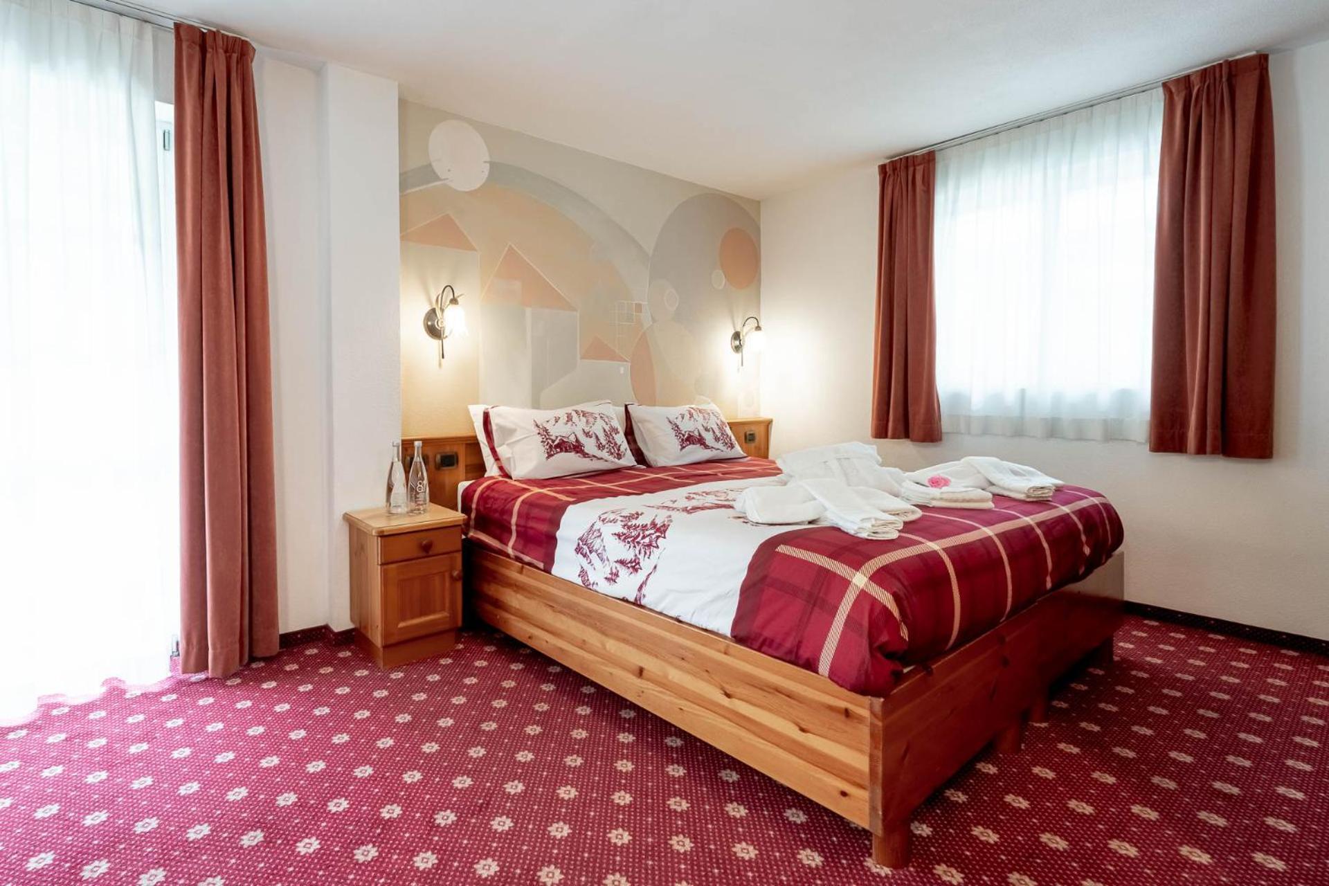 Hotel Dolomiti Schloss Canazei Zewnętrze zdjęcie