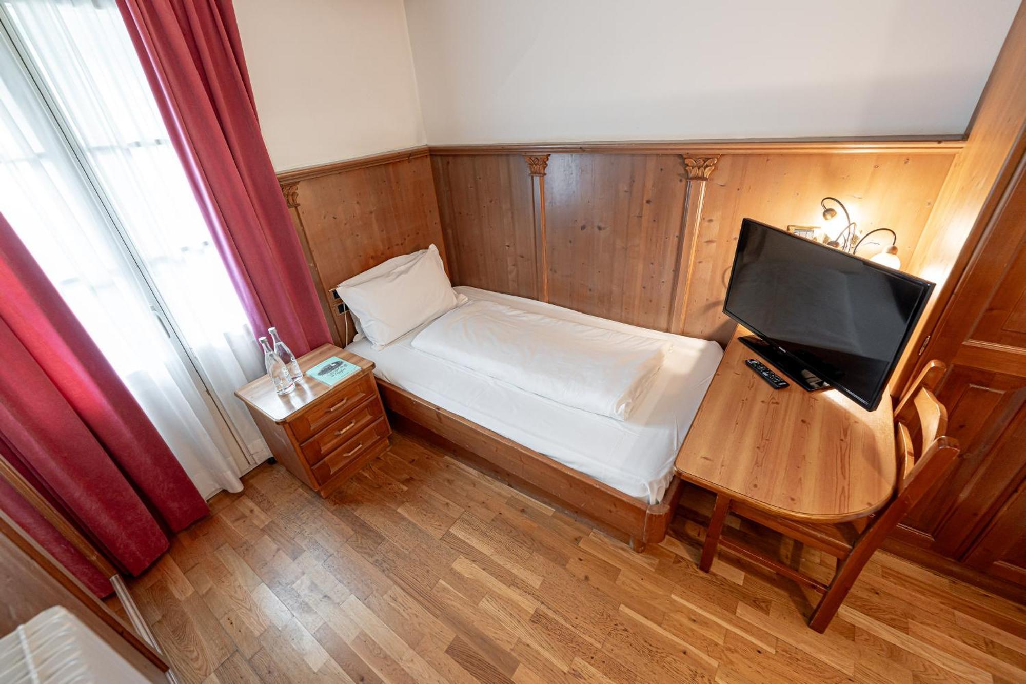 Hotel Dolomiti Schloss Canazei Zewnętrze zdjęcie