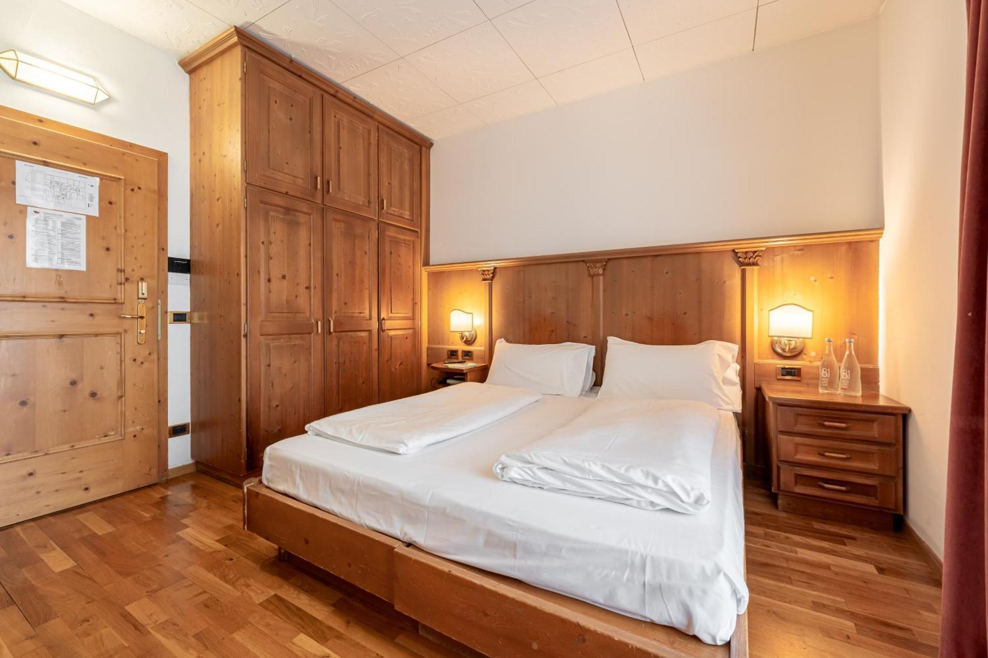 Hotel Dolomiti Schloss Canazei Zewnętrze zdjęcie