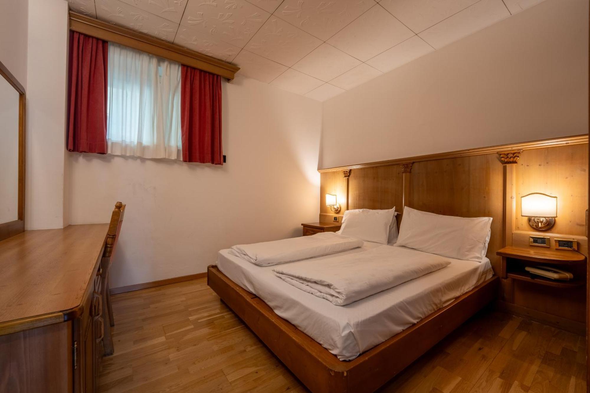 Hotel Dolomiti Schloss Canazei Zewnętrze zdjęcie